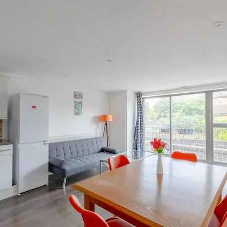 Bright & Contemporary 1bd Flat - Haggerston * London