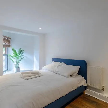 Bright & Contemporary 1bd Flat - Haggerston Apartment