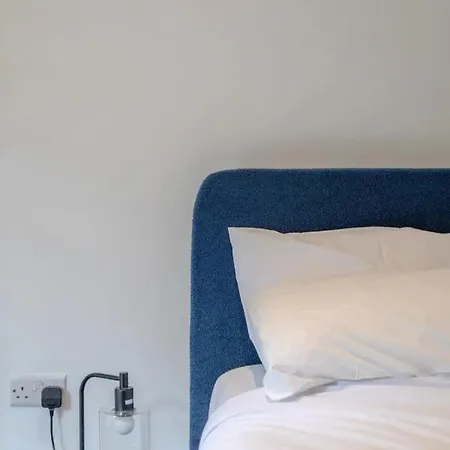 Bright & Contemporary 1bd Flat - Haggerston Apartment