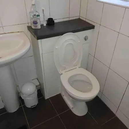 Superb Two Bedroom House Ealing