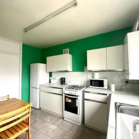 4 Bedroom Spacious Flat King's Cross Apartment