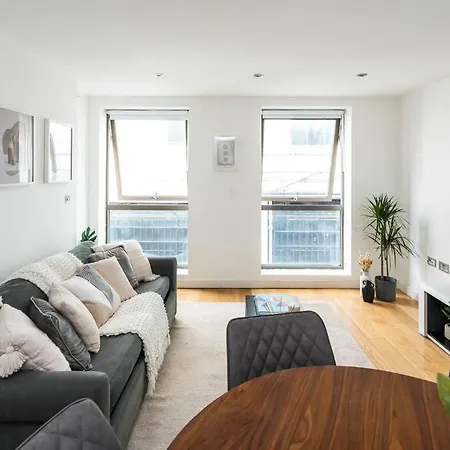 Renovated 2br, 2ba Near Hyde Park 1 Min From Tube London