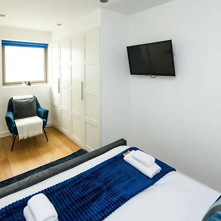 Renovated 2br, 2ba Near Hyde Park 1 Min From Tube * London