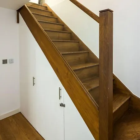 Apartment Renovated 2br, 2ba Near Hyde Park 1 Min From Tube *