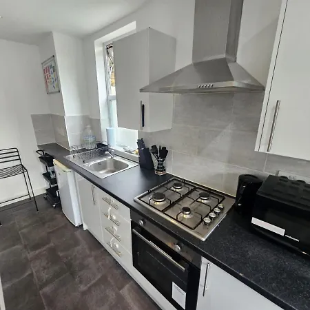 Double Bedrooms In Spacious And Modern Homestay *