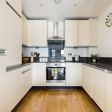 Apartment The Park Royal Collection London