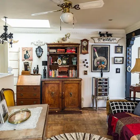 Quirky Georgian And Victorian Decorated * London