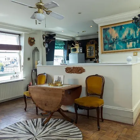 Quirky Georgian And Victorian Decorated London