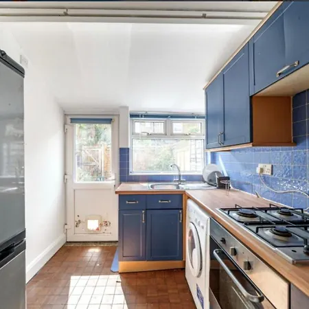 Superb Two Bedroom House Ealing Holiday home Hanwell