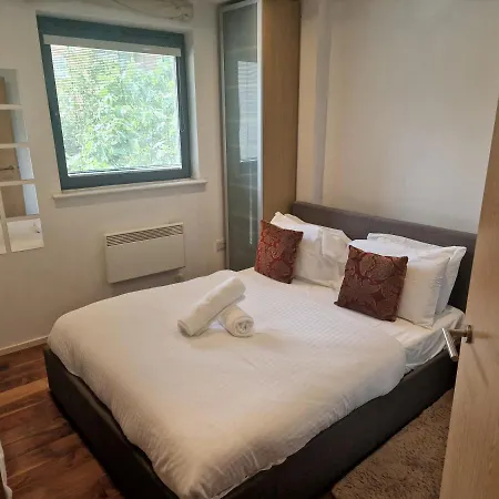 Immaculate 1-bed In *
