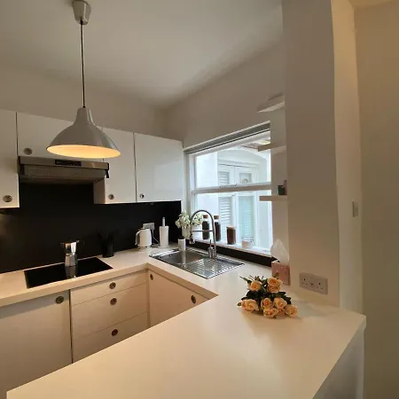 Paddington Garden Retreat: Business-friendly Flat Apartment *
