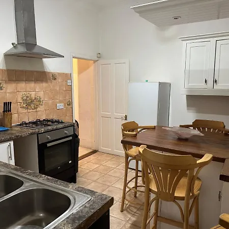 Apartment 4 Double Bed Family 15 Mins From Central Ldn