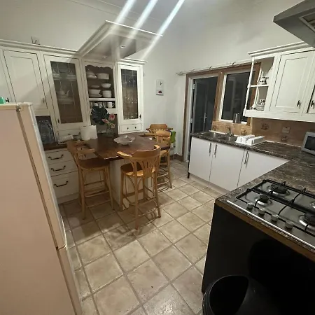 4 Double Bed Family 15 Mins From Central Ldn *