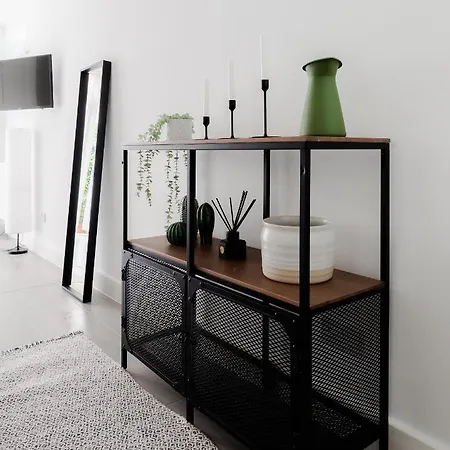 Bright & Charming Hampstead Garden Studio * London
