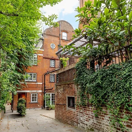 Large Studio In Hampstead With Character Apartment London