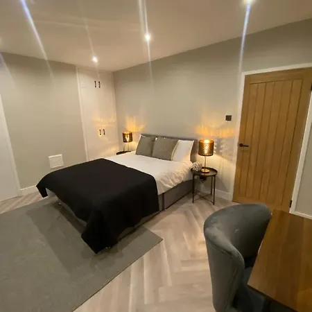 Apartment Luxury 2 Bed 1 Bath In By Graceful