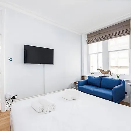 Apartment Charing Cross Road One Bedroom London