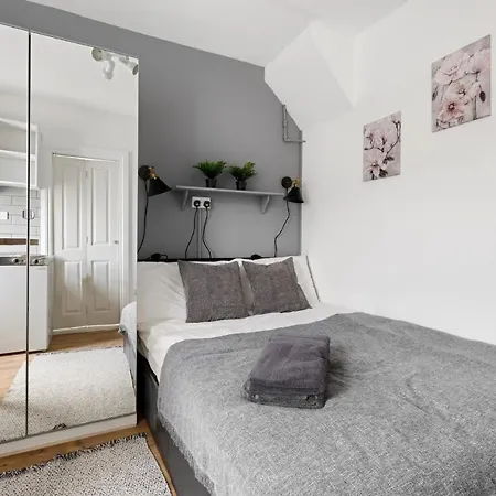 Charming Flat In The Heart Of Fulham - New *