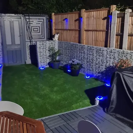Lackco's Kingsize Luxurious Homestay London