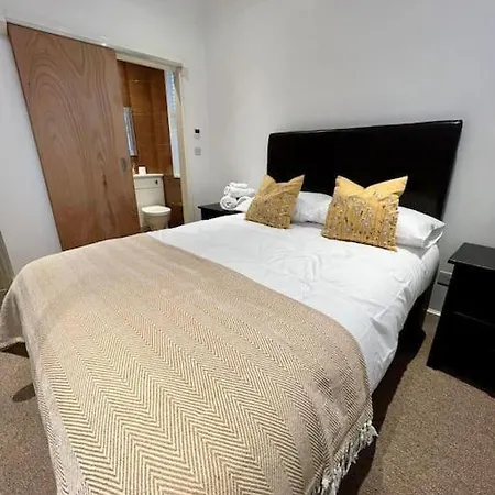 Apartment Spacious 2bed/2bath Flat Next To Eye