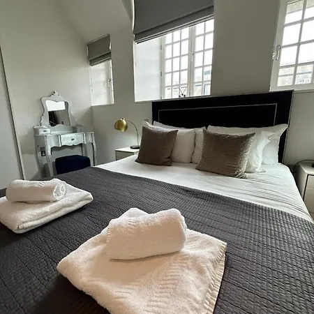 Flat In Piccadilly Londra