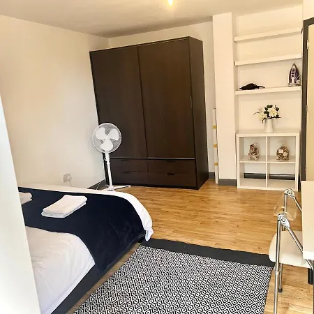 White Chapel Holiday 2 Bedroom Apartment