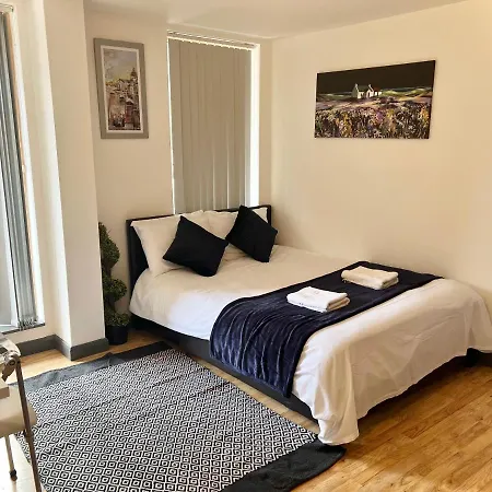 White Chapel Holiday 2 Bedroom * London