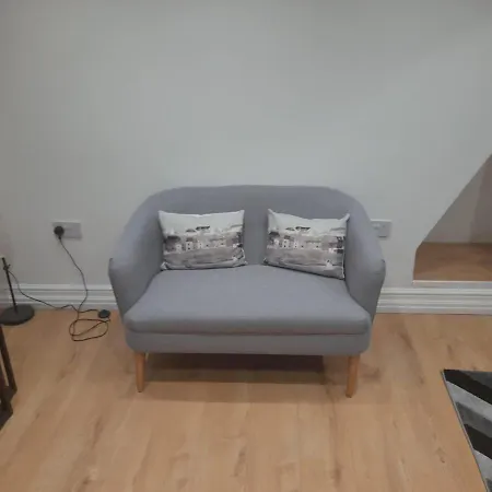 Beautiful Loft With En-suit In A Family House, London
