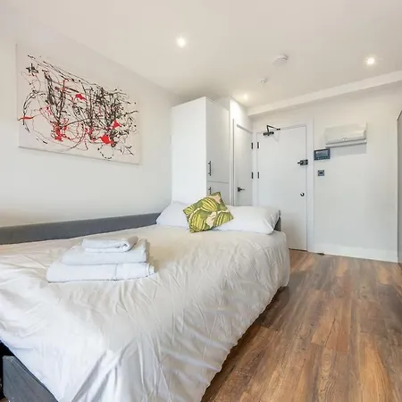 3 West Brand New Loft
