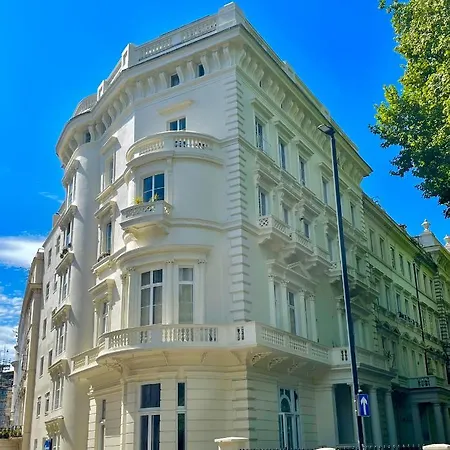 1 Bedroom Near Hyde Park