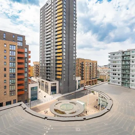 Two Bedroom Flat On Blenheim Centre Hounslow