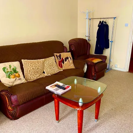 1 Bedroom Near Hyde Park *
