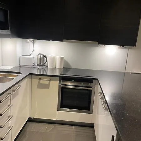Apartment Imperial Wharf Chelsea Octavia House London