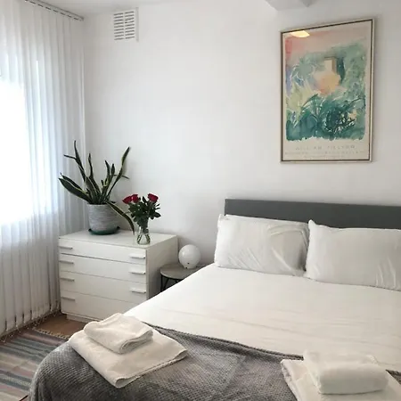 Location- 2 Bedroom London