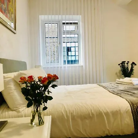 Location- 2 Bedroom Apartment *