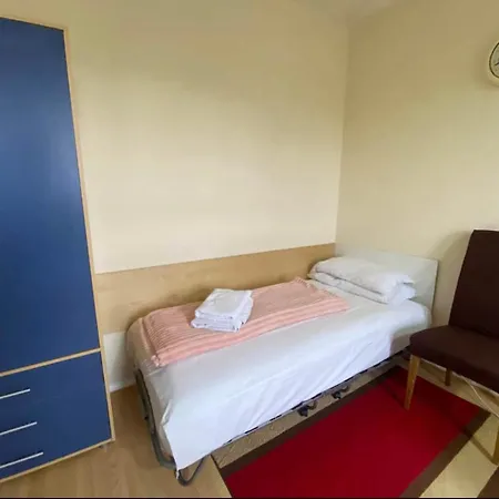 Single - Kings Cross, Female Only,,