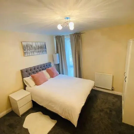 Beautiful And Modern 2 Bedroom Flat In Colindale Apartment *