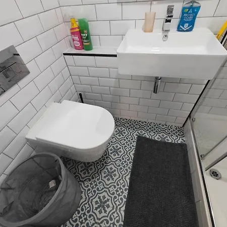New Studio Flat In Old Street - Zone 1 London