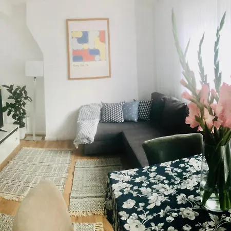 Location- 2 Bedroom Apartment London
