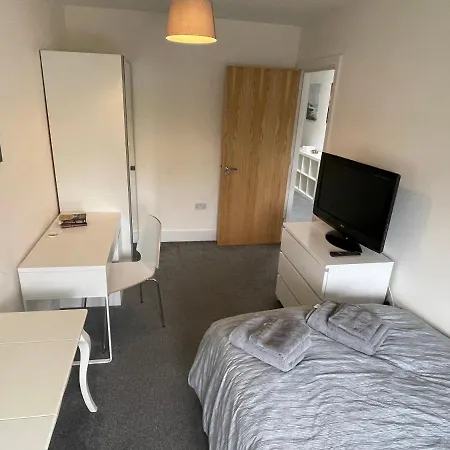 Apartment 2 Bedroom 2 Bathroom 8 Including Free Parking Bromley