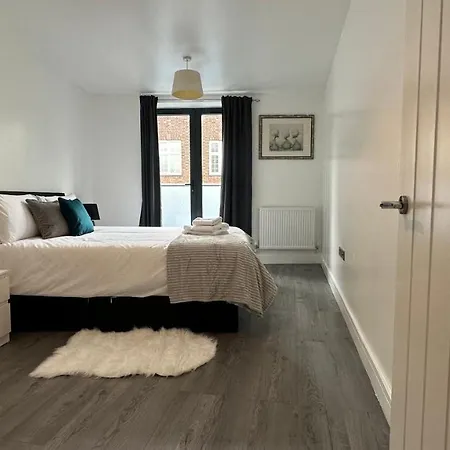 1 Bedroom Flat In Elephant And Castle Zone 1 *