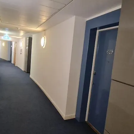Apartment Two Bedroom Flat On Blenheim Centre Hounslow