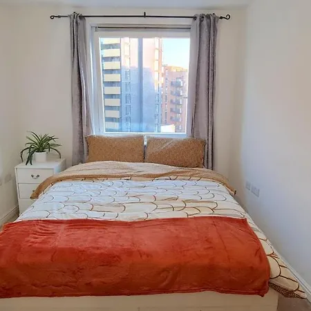 Two Bedroom Flat On Blenheim Centre Hounslow