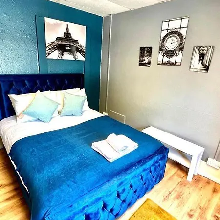 Croydon - Cr7 Guest house Thornton Heath