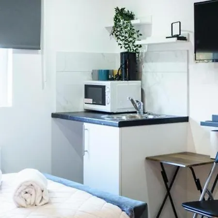 Guest house Ub2 - Heathrow London *