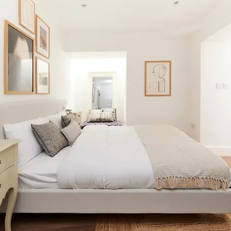 The Ravenscourt Park Escape - Bright 2bdr Flat Apartment
