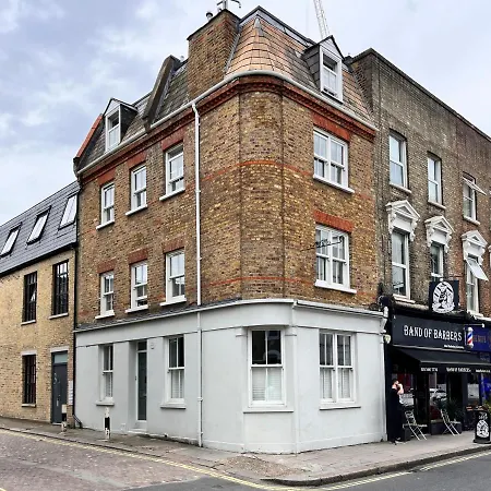 The Ravenscourt Park Escape - Bright 2bdr Flat Apartment *
