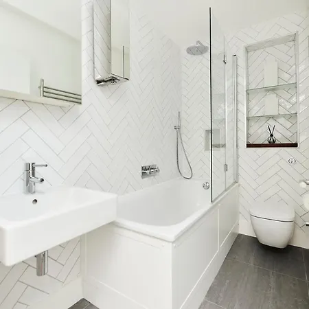 Apartment The Ravenscourt Park Escape - Bright 2bdr Flat *