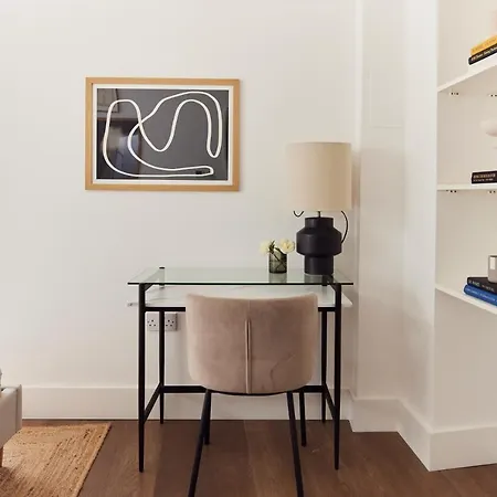 The Ravenscourt Park Escape - Bright 2bdr Flat Apartment London
