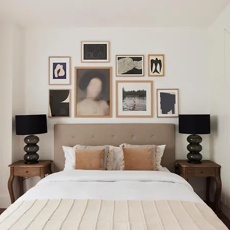 The Ravenscourt Park Escape - Bright 2bdr Flat London